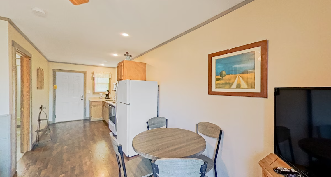 Kitchen/Dining area