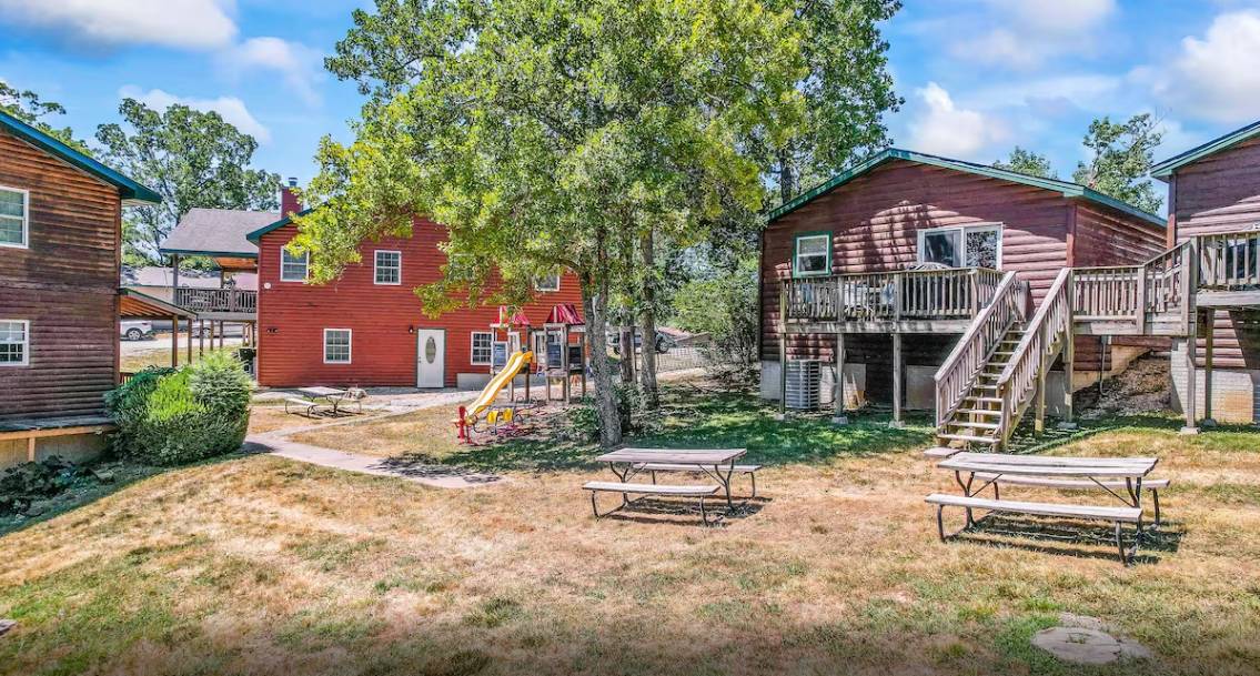  Playground and outdoor seating